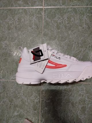 Deportivas Fila Blancas Talla 39 sin usar