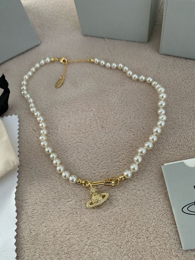 Collar Vivienne Westwood Perlas Dorado