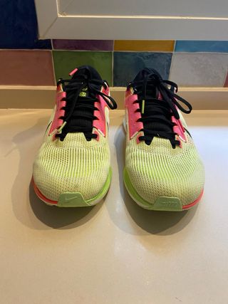 Zapatillas Nike Running Rosa y Amarillo