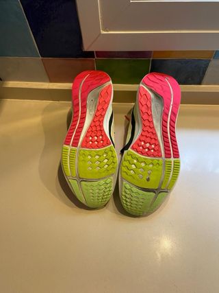 Zapatillas Nike Running Rosa y Amarillo