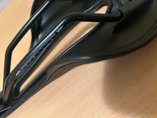 Sella nera per bici corsa, MTB e city bike