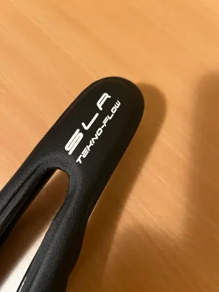 Sella nera per bici corsa, MTB e city bike