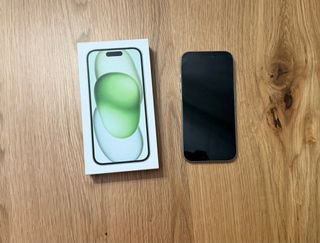 iPhone 15 Verde en perfecto estado