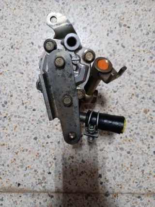 Bomba Dirección Micra K11 restaurada / rehecha