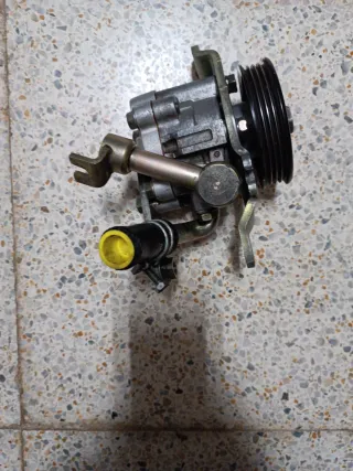 Bomba Dirección Micra K11 restaurada / rehecha