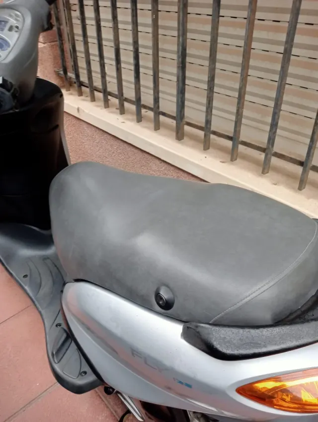 Piaggio Fly 125 cc  Moto Plata 47000 km