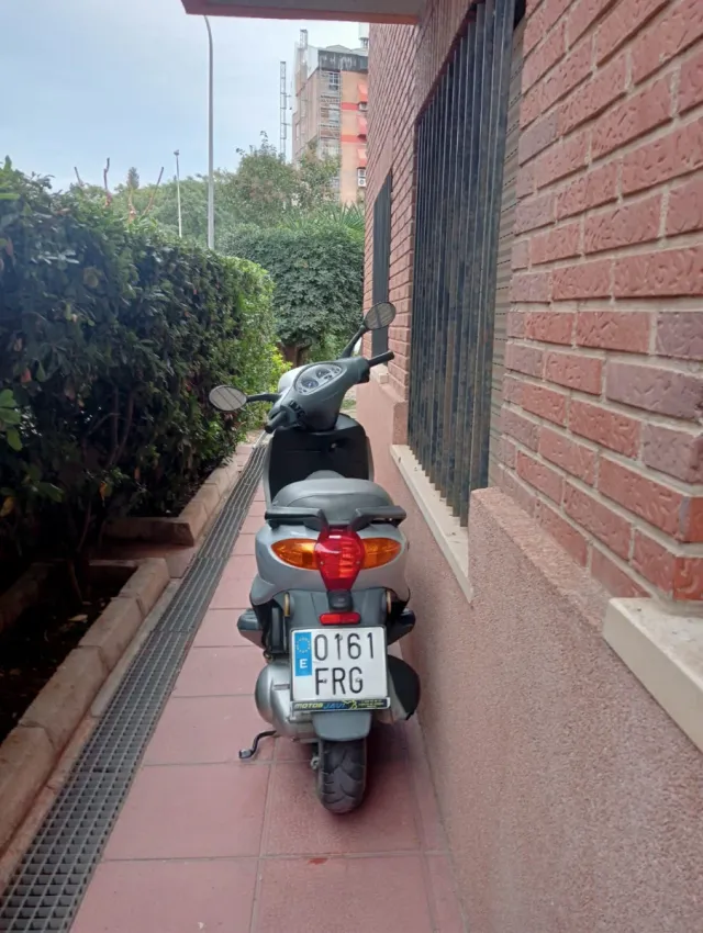 Piaggio Fly 125 cc  Moto Plata 47000 km