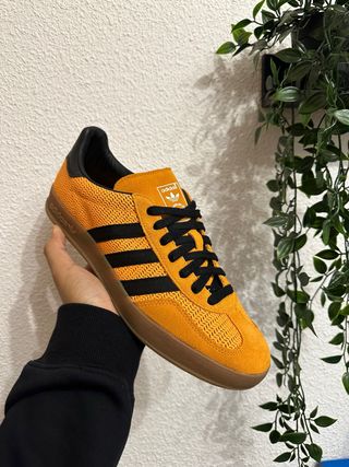 Zapatillas Adidas Naranja y Negro