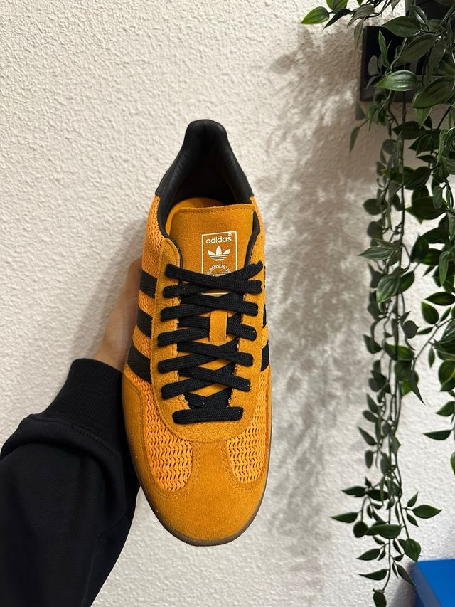 Zapatillas Adidas Naranja y Negro
