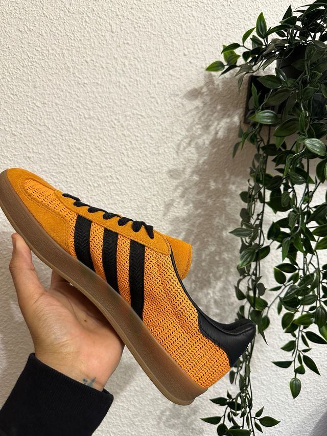 Zapatillas Adidas Naranja y Negro