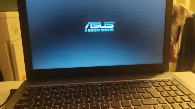 Ordenador portátil ASUS Plata