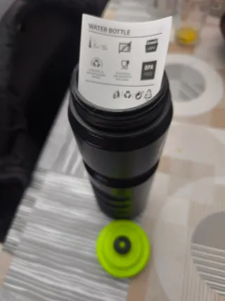 Botella de agua reutilizable