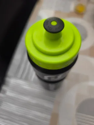 Botella de agua reutilizable