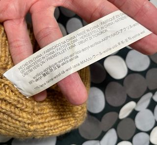 Gorro de lana con pompón