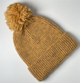 Gorro de lana con pompón