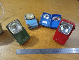 Antiche fotocamere. Ventilatore. Radio. Lenti