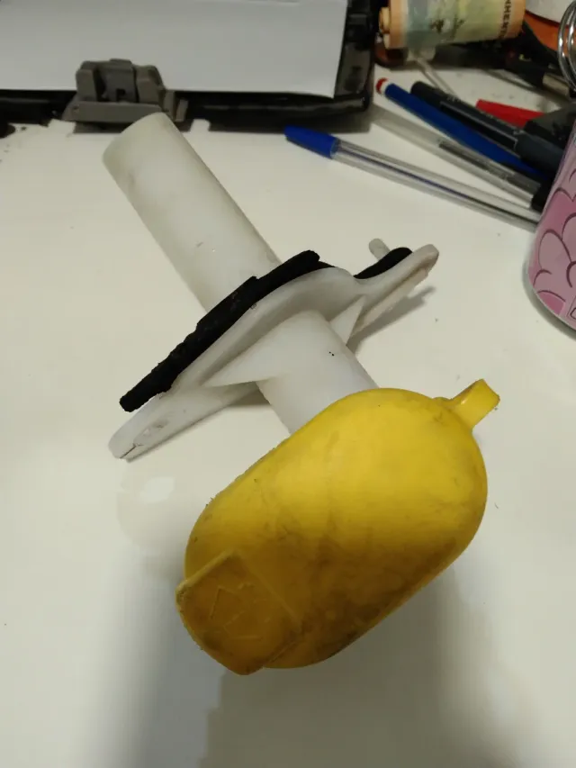 Tubo con tapa Scenic 7700843903