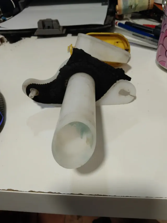 Tubo con tapa Scenic 7700843903