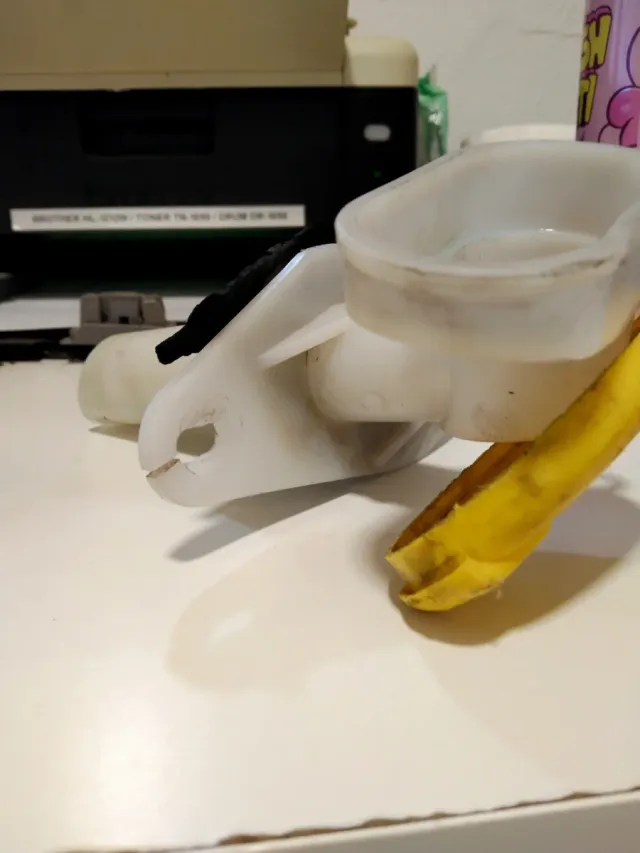 Tubo con tapa Scenic 7700843903