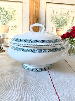 Sopera antigua Moulin des Loups modelo Rachel