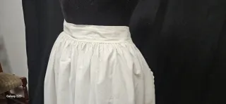 Delantal blanco algodón principios siglo XX