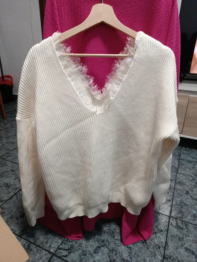 Jersey de punto blanco con encaje