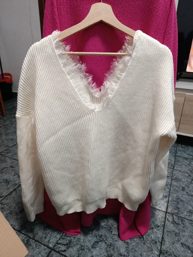 Jersey de punto blanco con encaje