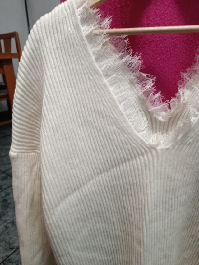 Jersey de punto blanco con encaje