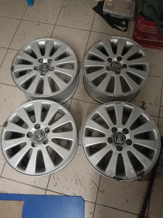 Llantas Volvo 16 Aluminio Originales