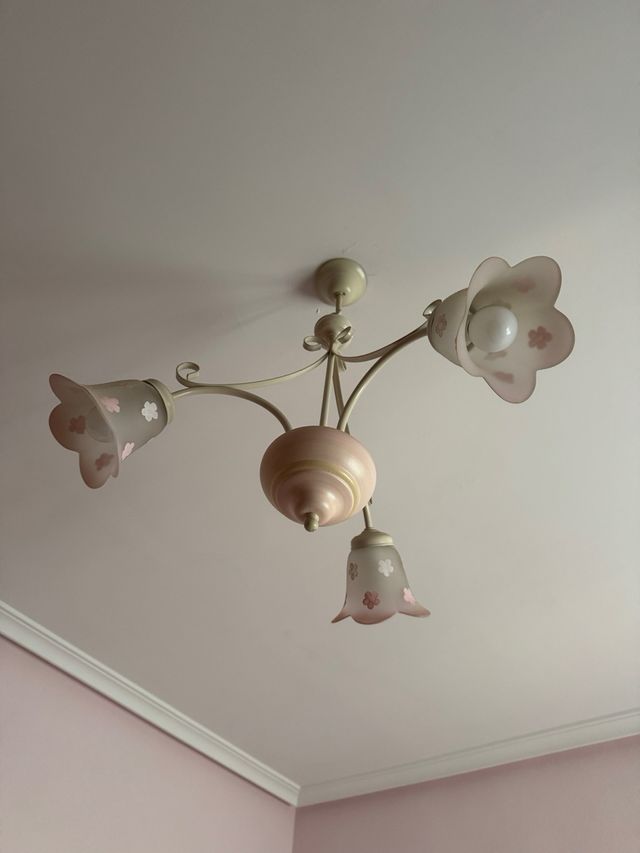 Lámpara colgante floral beige y rosa