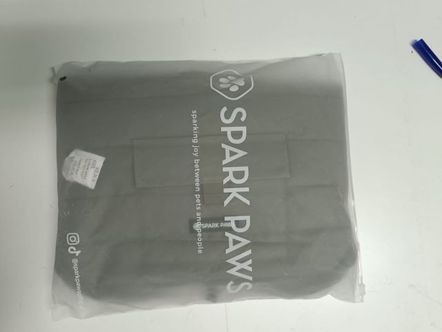 Abrigo para perro Spark Paws nuevo