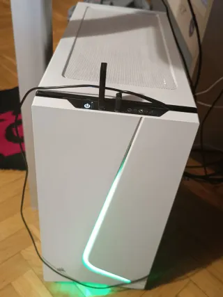 Ordenador Sobremesa Gaming Blanco iluminado