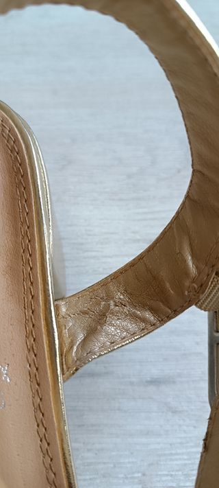 Zapatos sandalias doradas