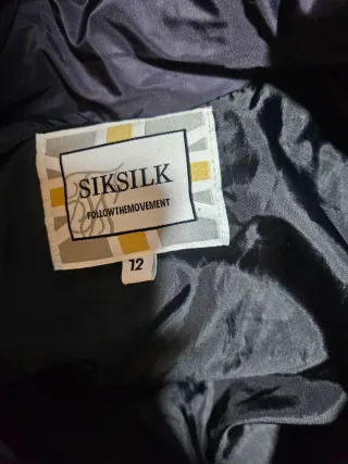 Abrigo SikSilk Plumas Negro/Gris Talla S