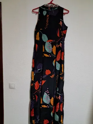 Vestido largo estampado hojas