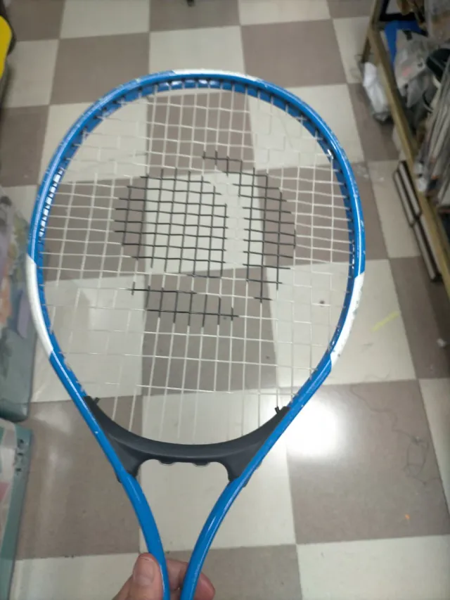 Raqueta de tenis azul