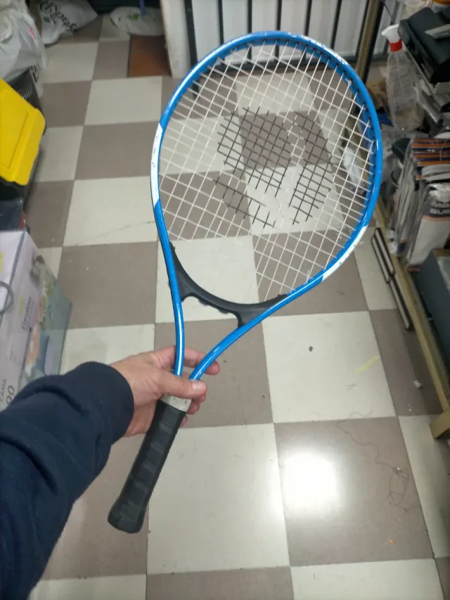 Raqueta de tenis azul