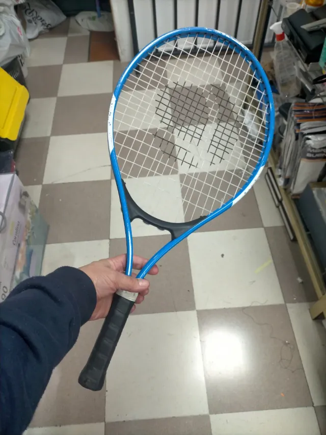 Raqueta de tenis azul