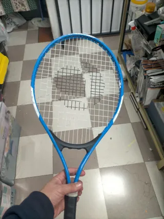 Raqueta de tenis azul