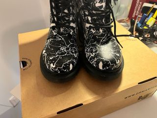 Botas Dr. Martens Splash Negras y Blancas