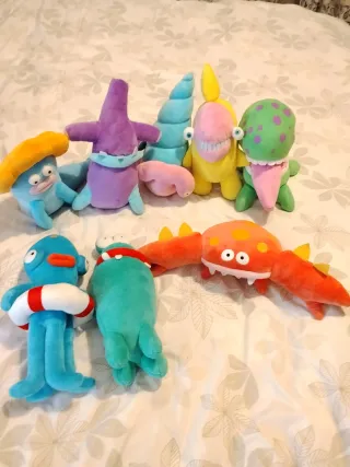 8 Peluche Mostri Venduti Insieme