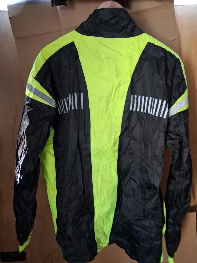 Traje de agua Invictus negro/amarillo