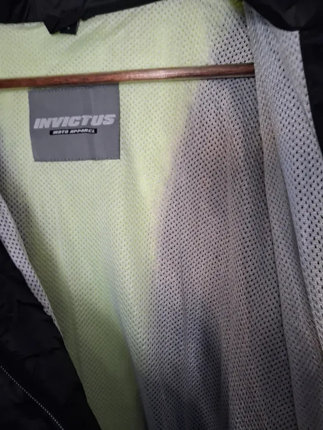 Traje de agua Invictus negro/amarillo