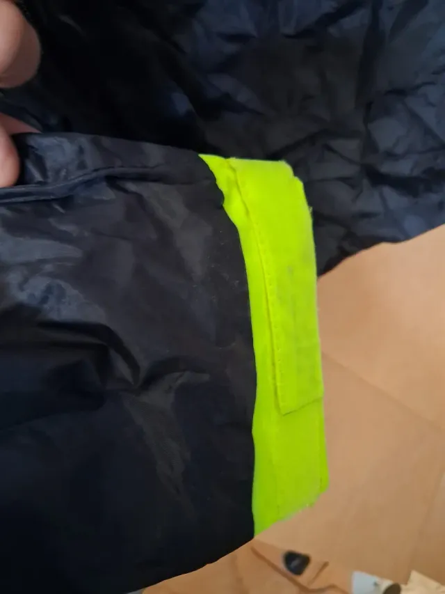 Traje de agua Invictus negro/amarillo