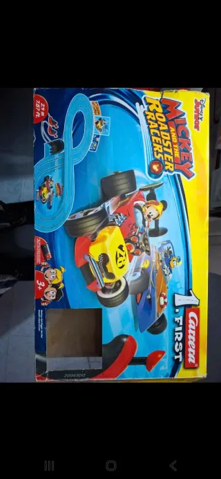 Scalextric Mickey and the Roadster Racers
