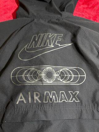 Chaqueta Nike Air Max Negra Impermeable