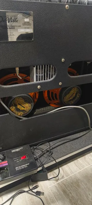Amplificador Fender Hot Rod Deville 4x10