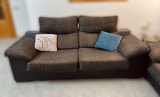 Sofás de 2 plazas en buen estado. 100€/und sofá