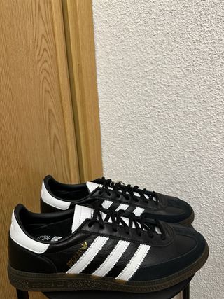 Zapatillas Adidas Spezial Negras y Blancas