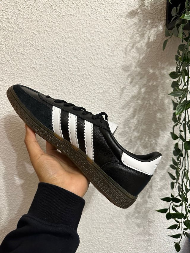 Zapatillas Adidas Spezial Negras y Blancas